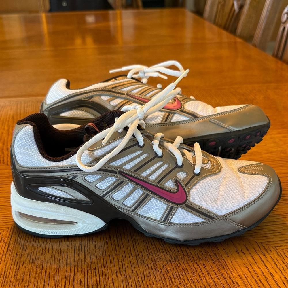 Women’s Nike Air Max Running Shoes size 9